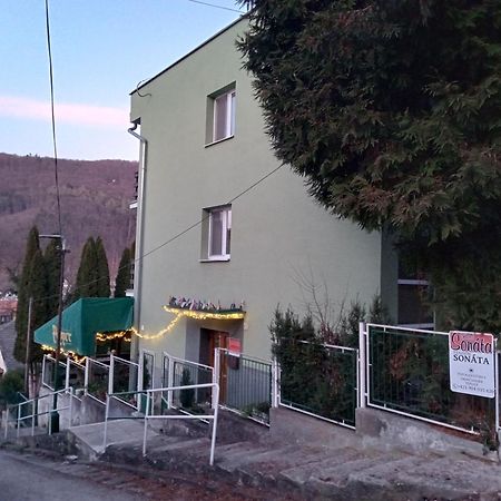 Garni Hotel Sonata Тренчианске-Теплице Экстерьер фото
